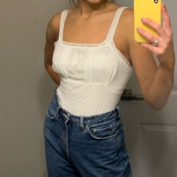 Vintage white tank top with lace detailing - Picture 4 of 5